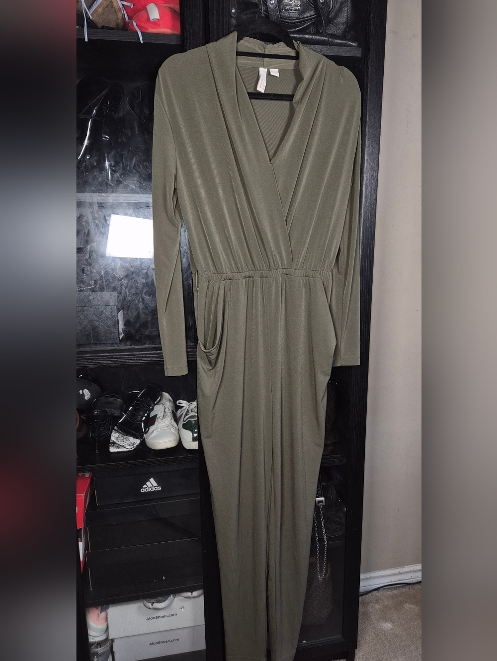 Army Green Jumpsuit 1 Piece Longsleeved Romper Womens Size Small-Medium Like New - Picture 8 of 9